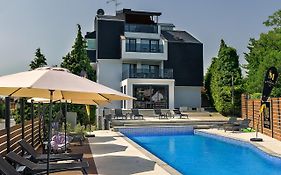 Madison Luxury Apartments / Bukovac